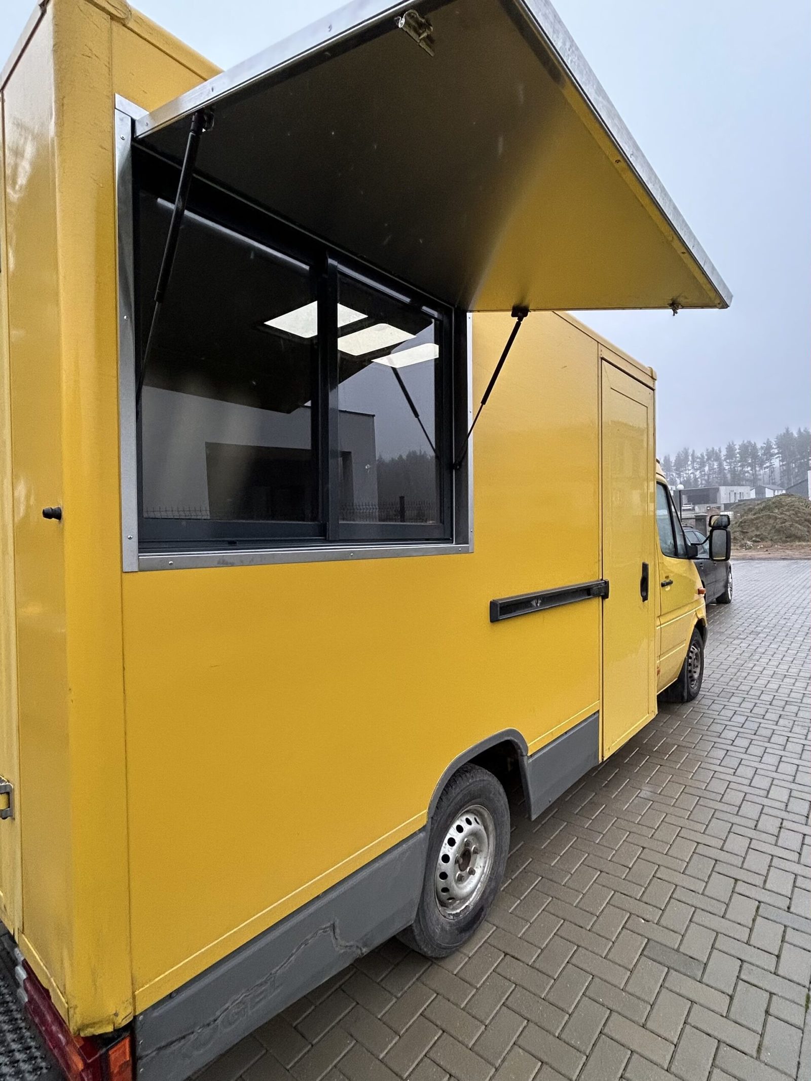 Yellow Van – Van conversion